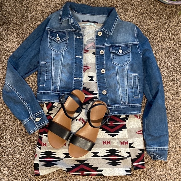 Maurices long sleeve shirt, size M - Picture 3 of 3